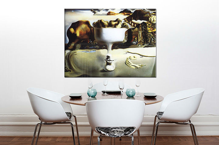 Imaginea de pe pânză APARIȚIE PE FAȚĂ ȘI PIAȚĂ DE FRUCTE PE PLAJĂ - Salvador Dalí RE 30x50 cm
